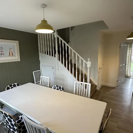 Dragonfly - Part Of The The Bay Village With Pool, Gym And Direct Access, Pub, Restaurant, Tennis And Meadows Walks