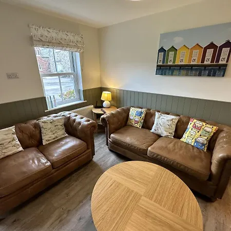 Dragonfly - Part Of The The Bay Village With Pool, Gym And Direct Access, Pub, Restaurant, Tennis And Meadows Walks * Filey