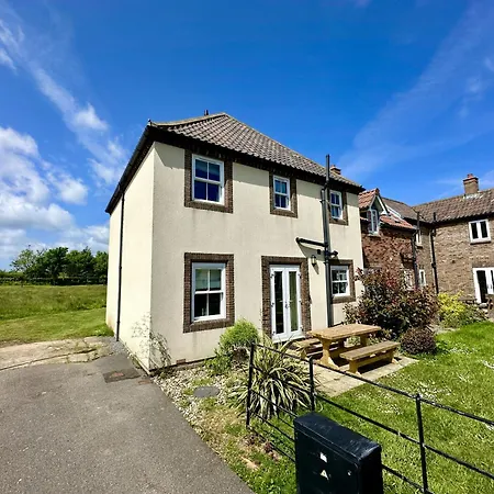 Dragonfly - Part Of The The Bay Village With Pool, Gym And Direct Access, Pub, Restaurant, Tennis And Meadows Walks Filey