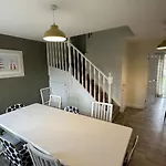 Dragonfly - Part Of The The Bay Village With Pool, Gym And Direct Access, Pub, Restaurant, Tennis And Meadows Walks