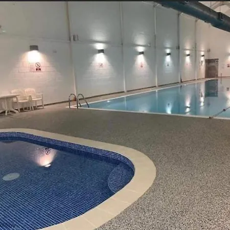 Semesterbostad Dragonfly - Part Of The The Bay Village With Pool, Gym And Direct Access, Pub, Restaurant, Tennis And Meadows Walks