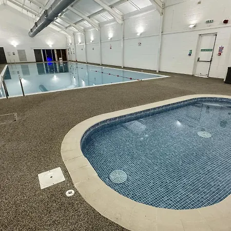 Dragonfly - Part Of The The Bay Village With Pool, Gym And Direct Access, Pub, Restaurant, Tennis And Meadows Walks Semesterbostad *