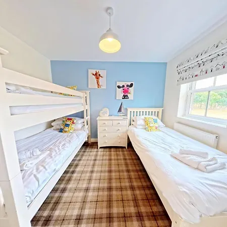 Dragonfly - Part Of The The Bay Village With Pool, Gym And Direct Access, Pub, Restaurant, Tennis And Meadows Walks Semesterbostad