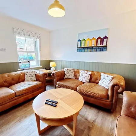 Dragonfly - Part Of The The Bay Village With Pool, Gym And Direct Access, Pub, Restaurant, Tennis And Meadows Walks * Filey