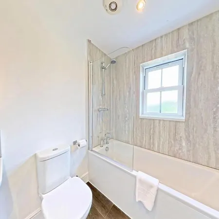 Dragonfly - Part Of The The Bay Village With Pool, Gym And Direct Access, Pub, Restaurant, Tennis And Meadows Walks Filey